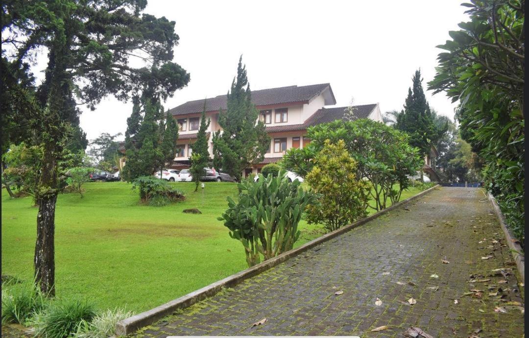 Grha Kasih Hotel Bogor Exterior photo